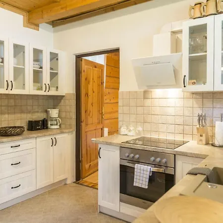 Holiday home Dom Na Wzgorzu Myweek Polanica-Zdroj